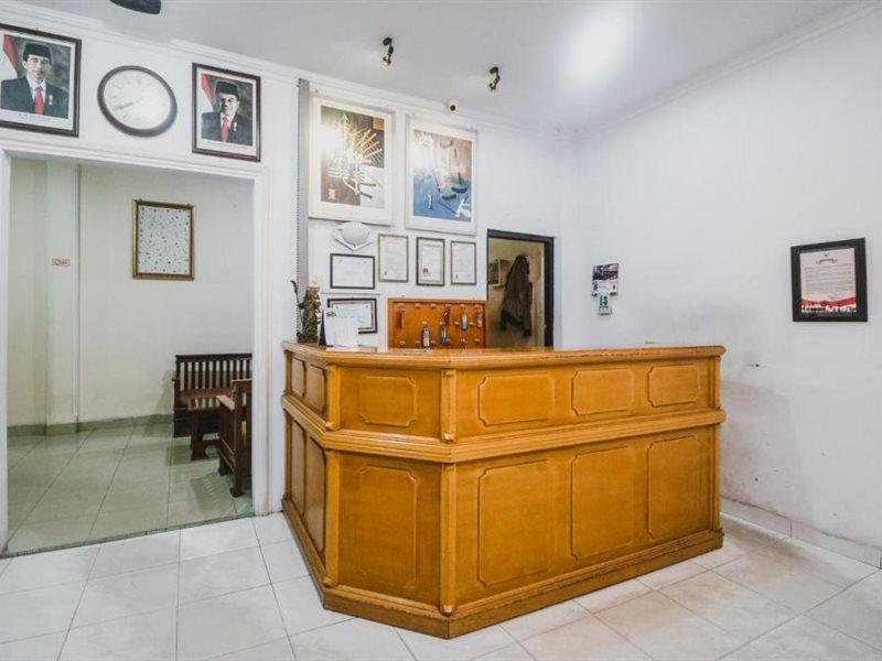 Reddoorz Plus Near Wtc Batanghari Mall Tanjungjohor Εξωτερικό φωτογραφία