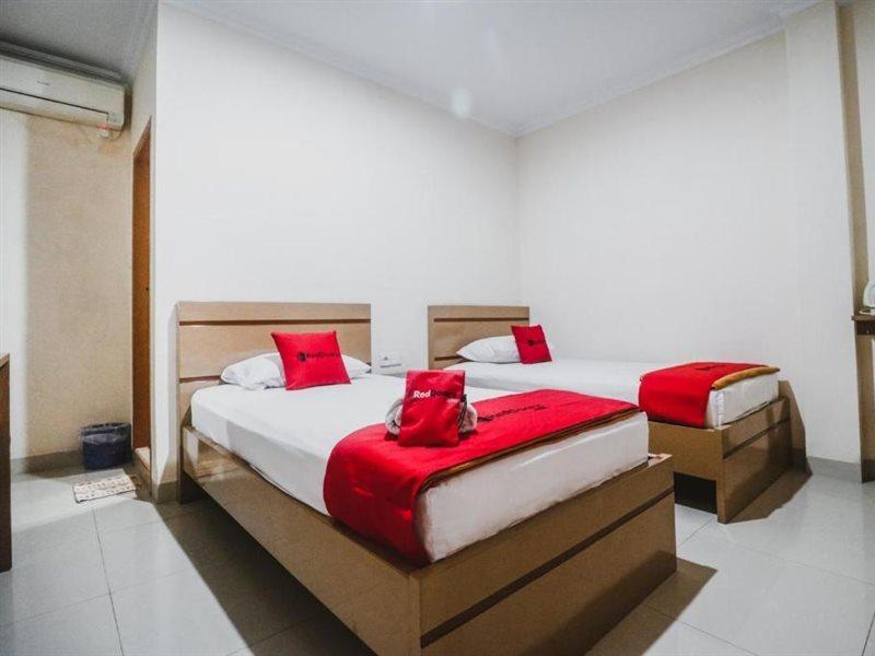 Reddoorz Plus Near Wtc Batanghari Mall Tanjungjohor Εξωτερικό φωτογραφία